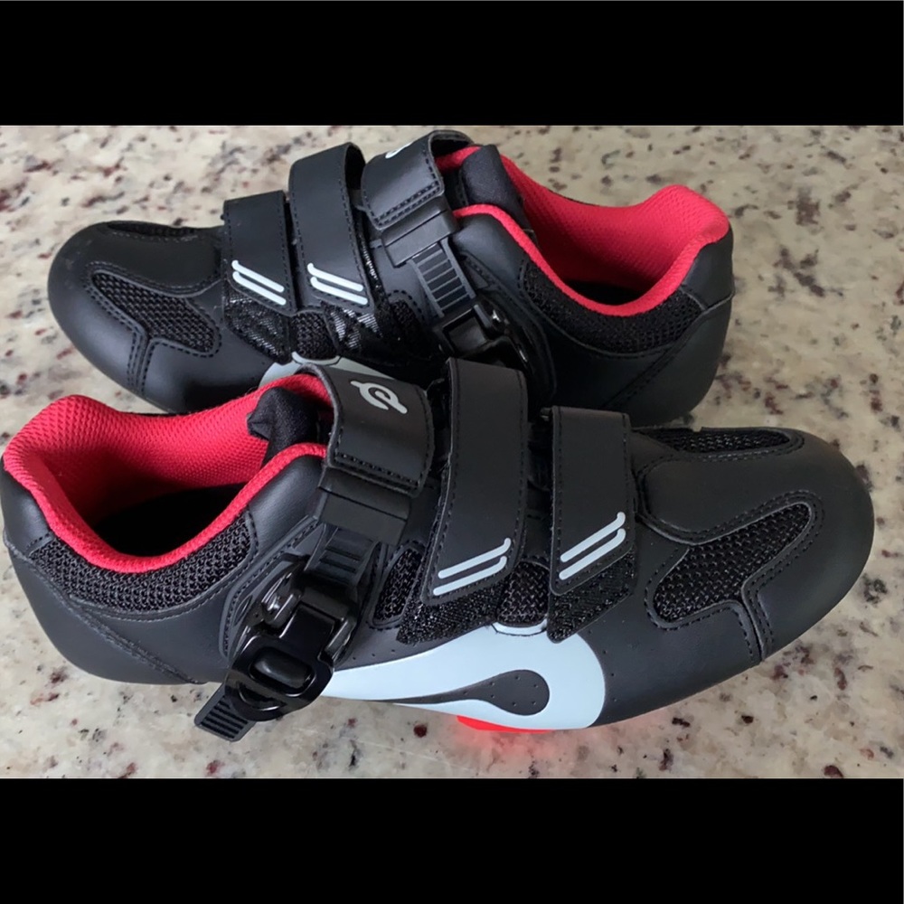 Peloton women’s size 6 shoe